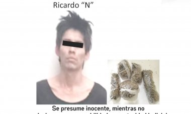 En Amacuzac, lo señalan por traer bolsitas de hierba verde