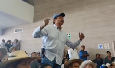 Protestan campesinos en el Congreso por falta de apoyos económicos