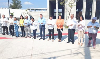 Aquí se atiende a algunos heridos por el huracán Otis