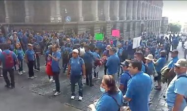 La S. de Administración estatal  corrió a cinco; hubo protestas