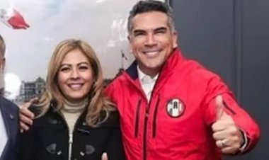 Lucía Meza pasó a la bancada del PRI en el Senado