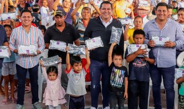 Encabeza Juan Ángel Flores gobierno con programas de bienestar social