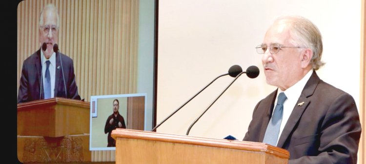 Presentó Gustavo Urquiza último  informe como rector de la UAEM