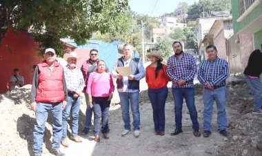 Supervisa Rafael Reyes obras en Cerro de la Corona y Jdn. Juárez