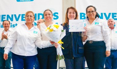 Nueva Alianza entrega constancia a Margarita González Saravia como precandidata a la gubernatura de Morelos