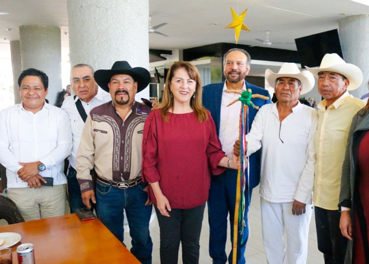 Ofrece su respaldo el Frente por la Cuarta República a Margarita González Saravía