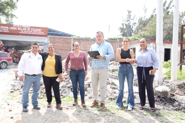 Trabajos de drenaje y un pozo supervisó el alcalde Rafa Reyes