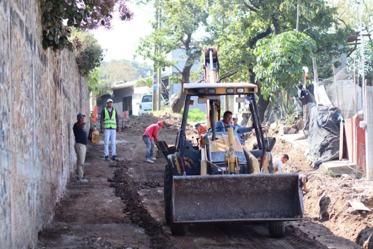 Obras en colonias de Jiutepec, con supervisión del edil Reyes