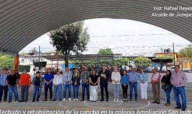 Entregó edil Rafael Reyes, rehabilitación de cancha en la Ampliación San Isidro