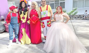 Entregan juguetes mujeres trans en hospitales