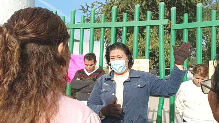 Explota conflicto en CBTA de  Xoxocotla contra la directora