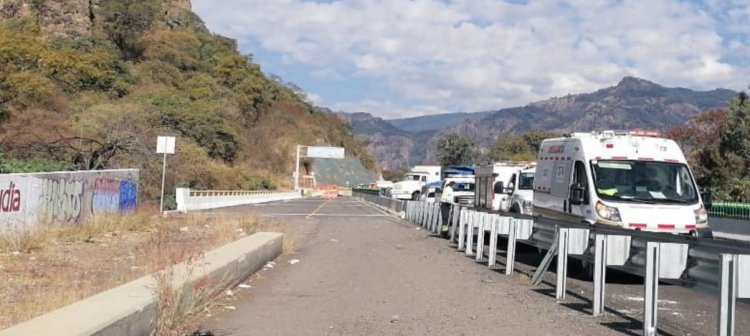 Cierran tramo carretero en Autopista Cuernavaca-Cuautla