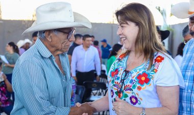 Dialogó Margarita González con productores agrícolas