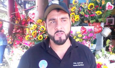 Vendedores de flores subieron sus precios alrededor del doble