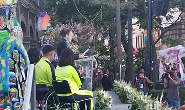 Da mensaje a morelenses Cuauthémoc Blanco, sobre su Quinto Informe de Gobierno