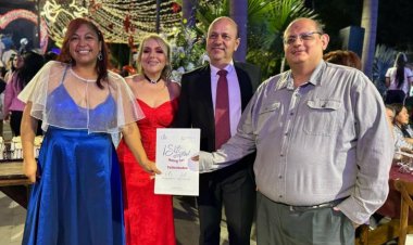 Centena de parejas de Cuautla dan el ¨Sí, Acepto¨ ante alcalde y su esposa