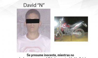 Derrapó con su moto; policías detectaron de dicha forma que el vehículo era robado