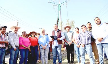 Bvd. Cuauhnáhuac, con más alumbrado; Rafael Reyes y Agustin Alonso lo pusieron en marcha