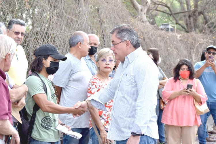 Edil Rafael Reyes busca dinero para la exmina de Tezontepec