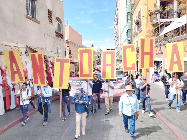 Grave tráfico en Cuernavaca, por  Marcha de Antorcha Campesina