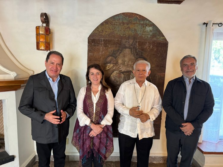 Margarita González Saravia y el obispo Ramón Castro coinciden en la urgencia de construir la paz