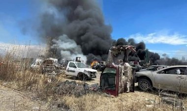 Mala quema de pastizales causó un incendio en un deshuesadero