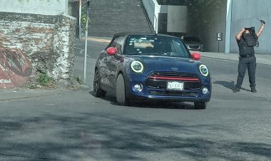 Acribillan al presidente del imipe cuando manejaba su Mini Cooper
