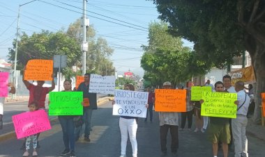 Son desplazados ambulantes  por la llegada de un OXXO