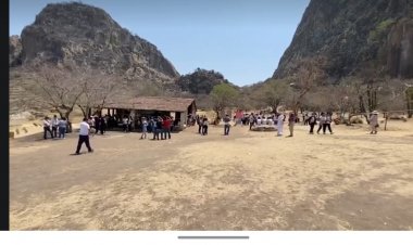 Estudiantes y adultos acudieron a zonas arqueológicas por el eclipse