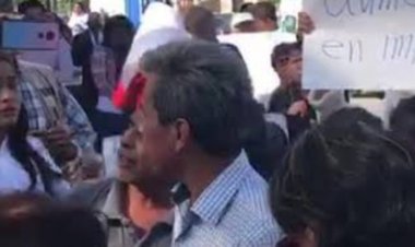 Protesta la Asociación Cívica Morelense Gustavo Salgado en la FGE