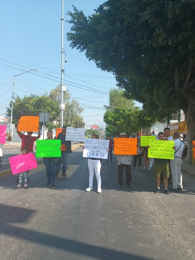 Protestan comerciantes de Buenavista por nuevo Oxxo; fueron retirados