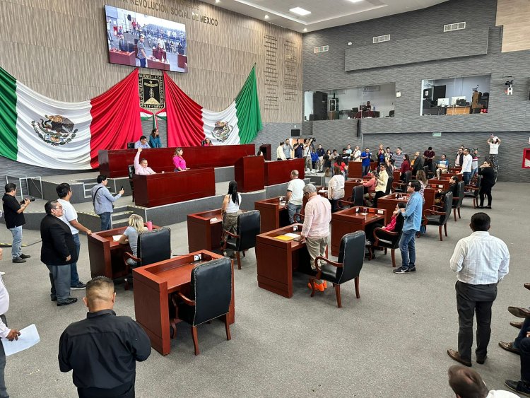 Congreso aprueba licencia a Cuauhtémoc Blanco