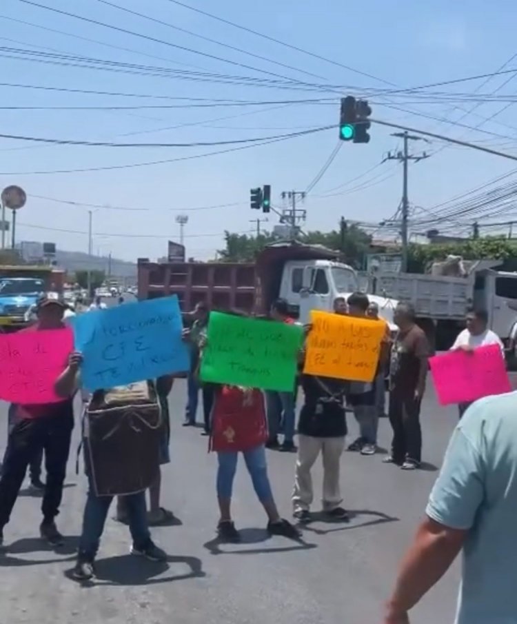Tiangueros de Temixco bloquearon carretera