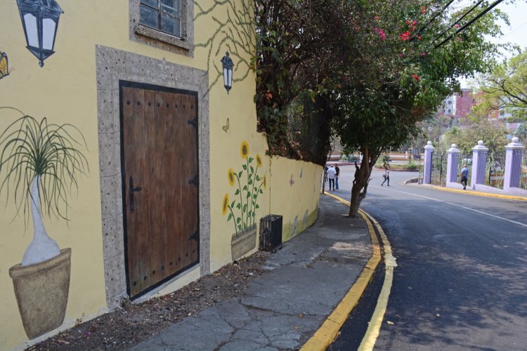 Rehabilitan calle Chamilpa en la  Colonia Miraval de Cuernavaca