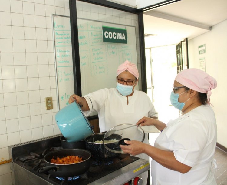 Cocineros de hospitales de Morelos recibieron un curso