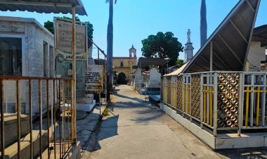 En el Oriente comienzan a limpiar panteones por Día de las Madres