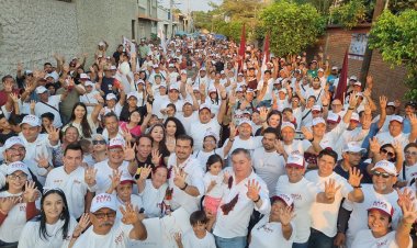 Las colonias Bugambilias y El Edén reciben a Rafa Reyes y David Ortiz