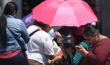 Advierten sobre relevancia de hidratar a menores y mayores