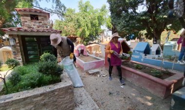 Gobierno de Jiutepec implementa operativo de limpieza en panteones