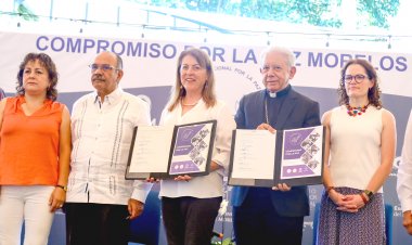 Firmaron las candidatas los  compromiso por Morelos