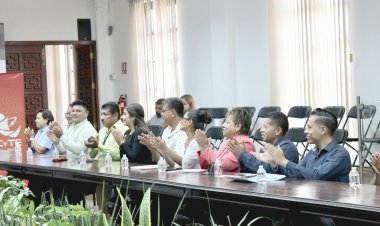 Anuncian viaje de alumnos del CECYTE a Francia en un intercambio académico