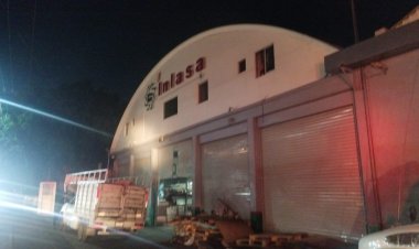 Sorprendió a una bodega de Civac un incendio nocturno