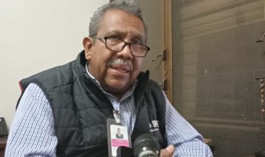 Pasen por sus credenciales  quienes pidieron reposición