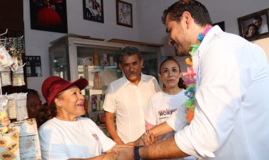 David Ortiz combatirá deserción  con apoyo para útiles escolares