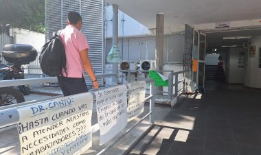 Paro de brazos caídos de trabajadores de Salud
