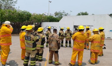 Capacitan a PC estatal en lucha a  incendios y métodos de extinción