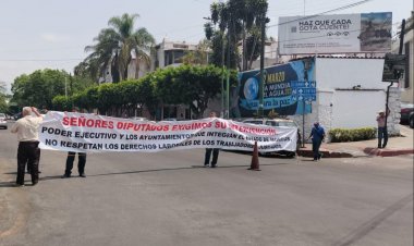 Protestaron jubilados del SAPAC por falta de pagos