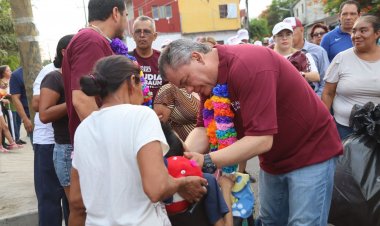 Gran alegría entre colonos por la visita de Rafa Reyes y David Ortiz