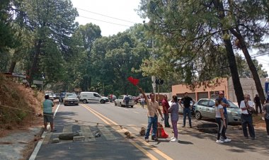 Sin luz dos días en Huitzilac; bloquean  carretera y CFE resuelve en 20 minutos