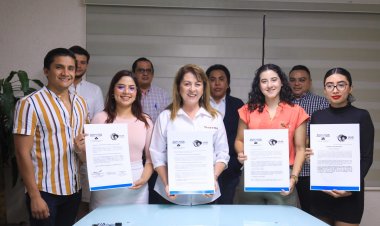 Margarita González Saravia firma la Agenda Universitaria con la UAEM